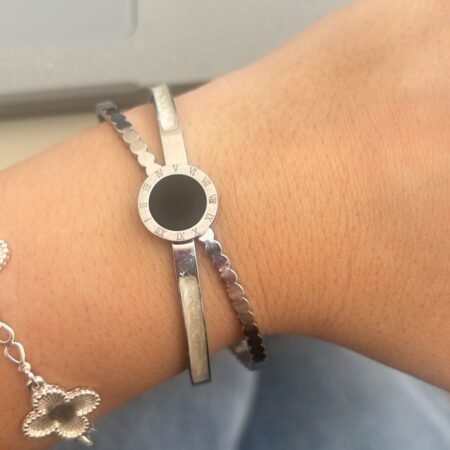 Bracelete A.I esfera preta  + madre perola