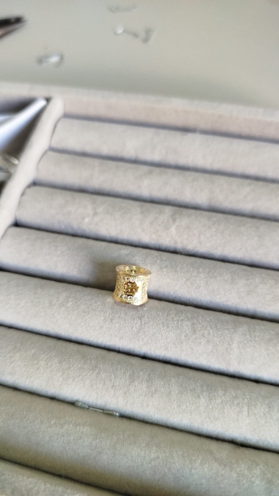 Berloque O. separador trevo zirc. crav.