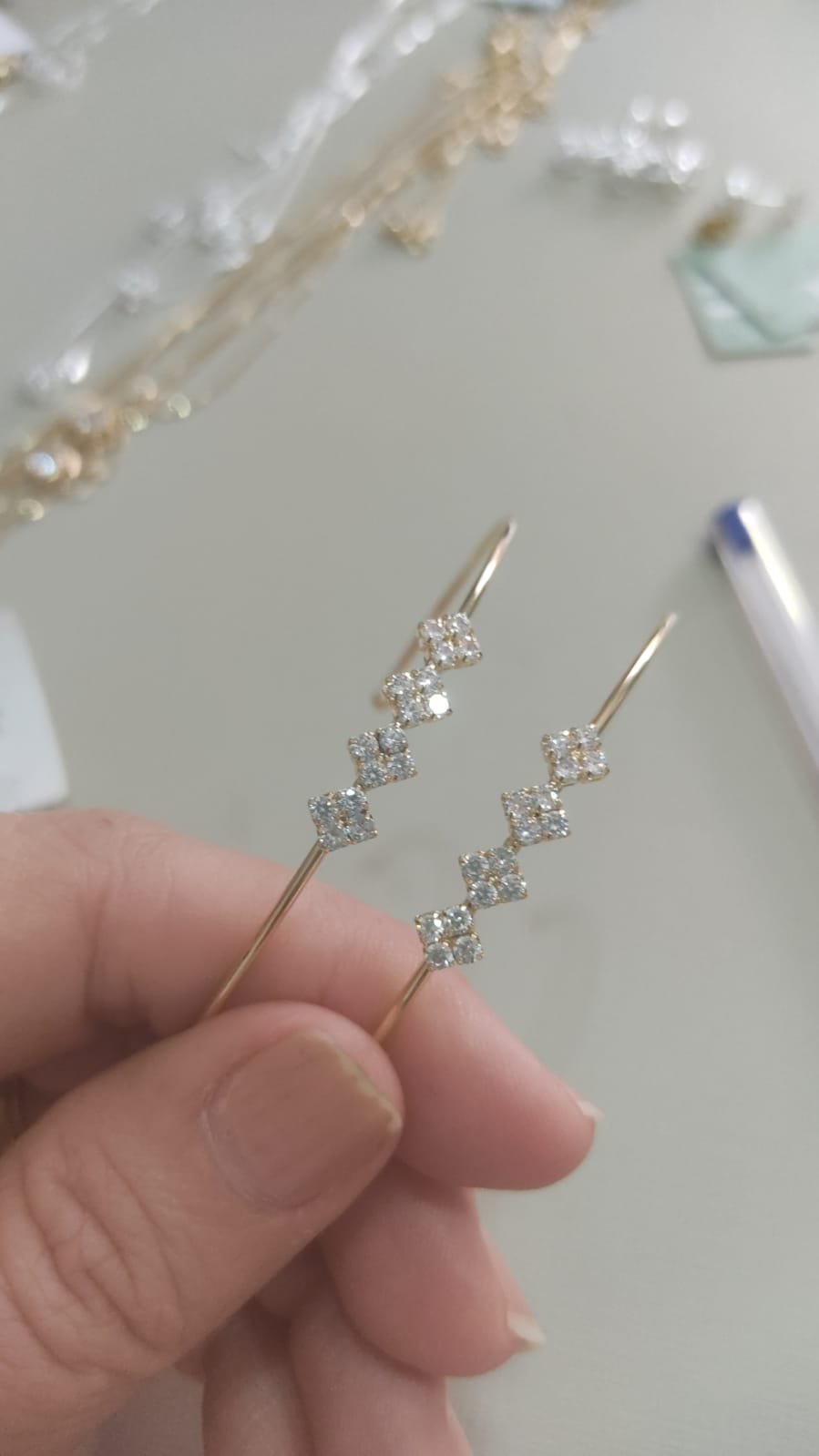 Bracelete O. com zirc. formando quadrados