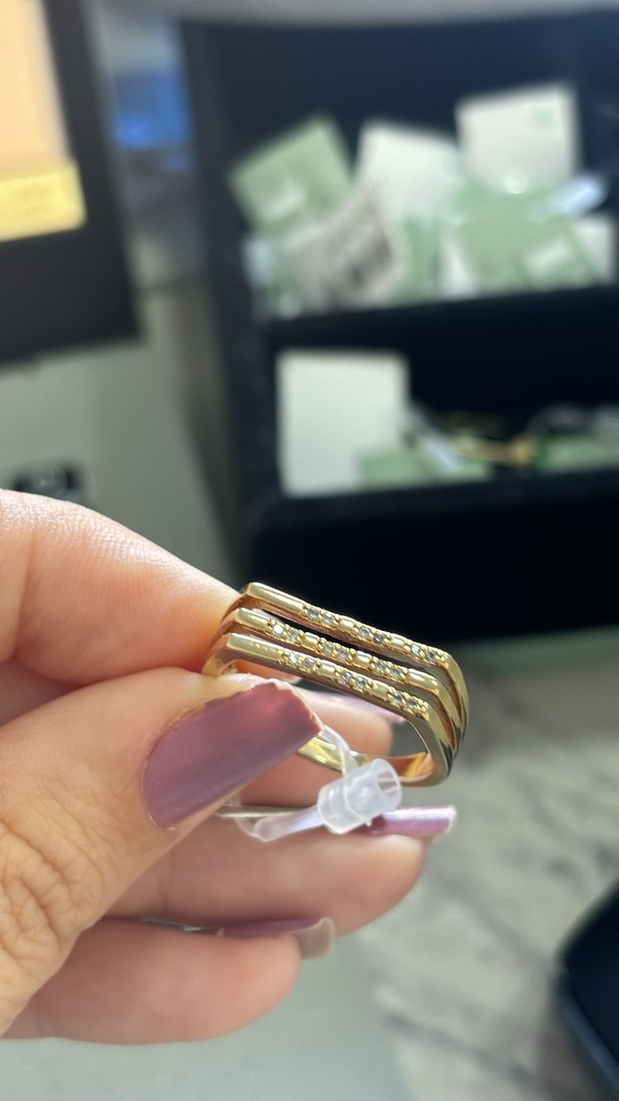 A.O quadrado 3 fileiras cravejado