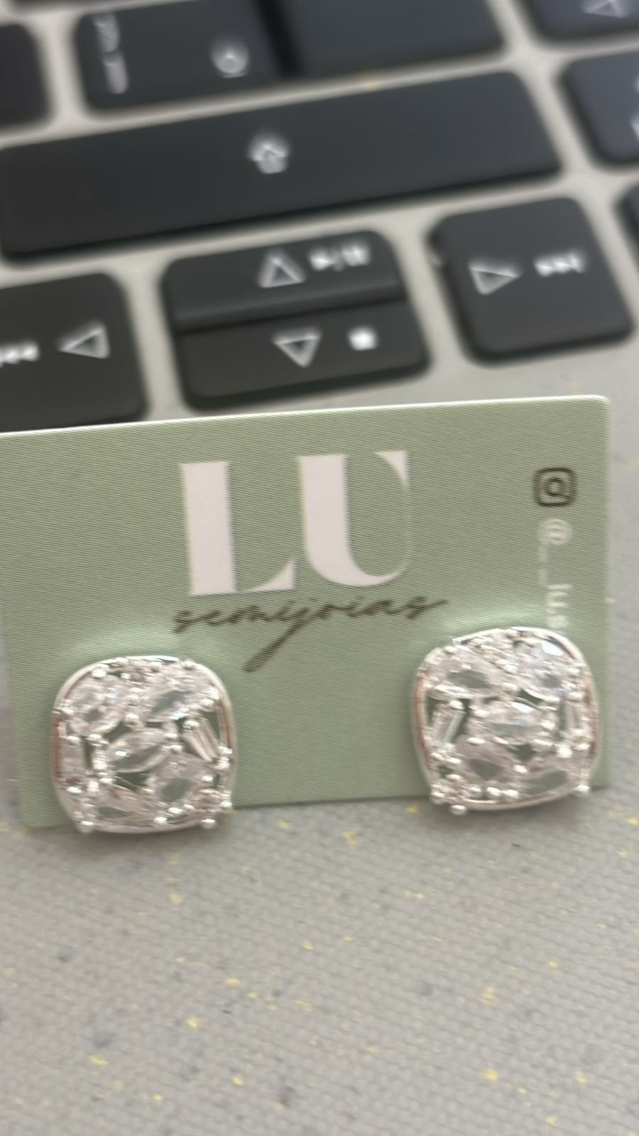 B.P quadrado com navetes ponto de luz