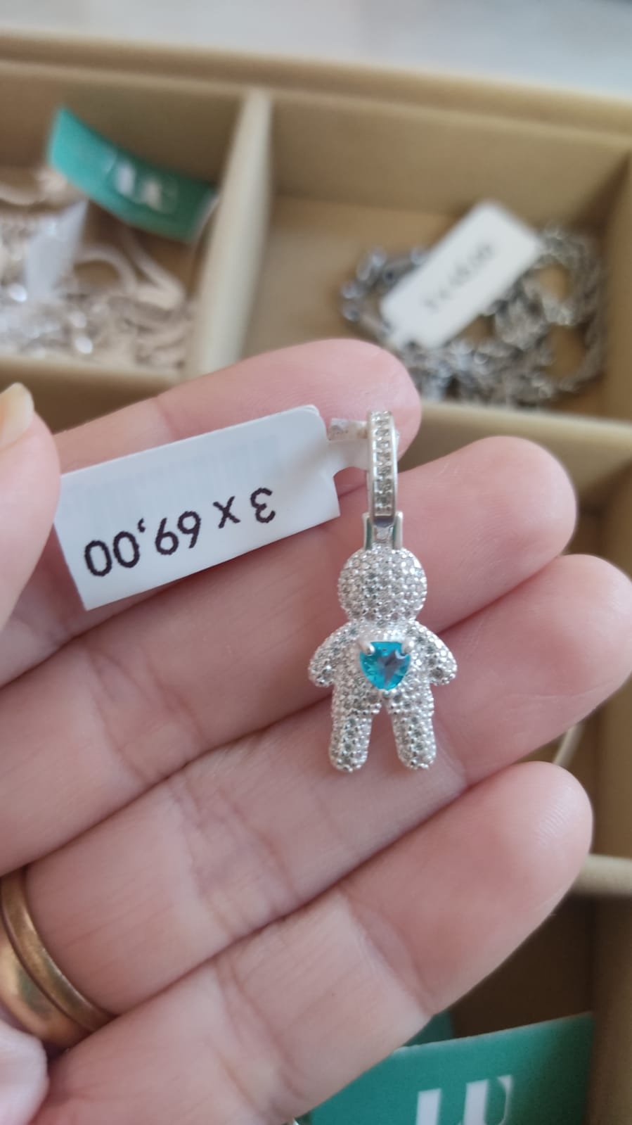 Ber.P. menino(a) crav.