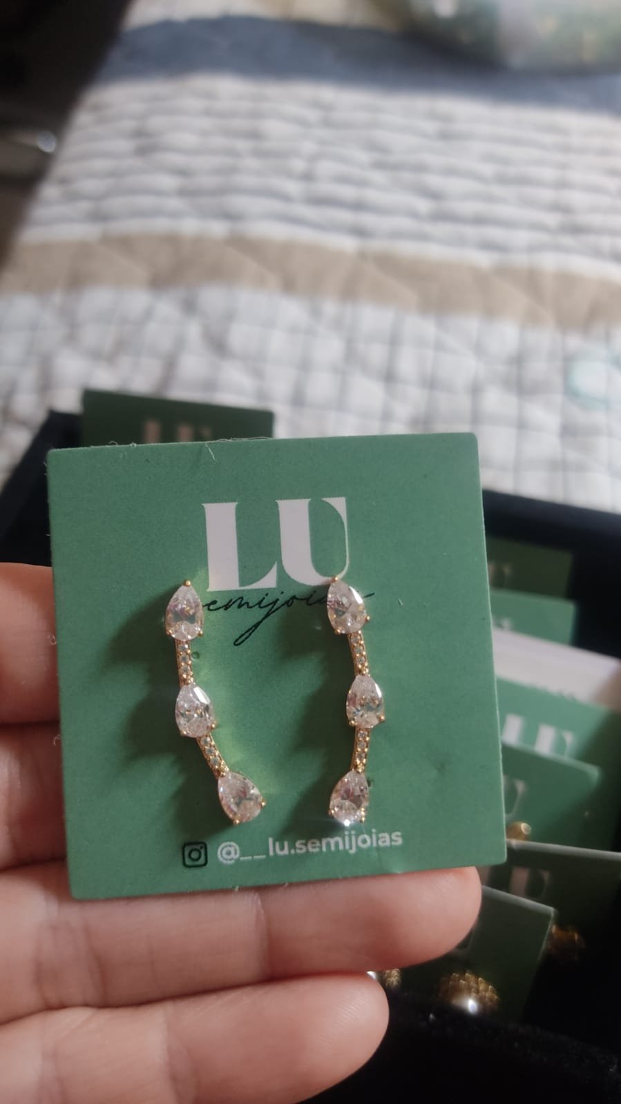 B.O ear cuff zirc. bruna