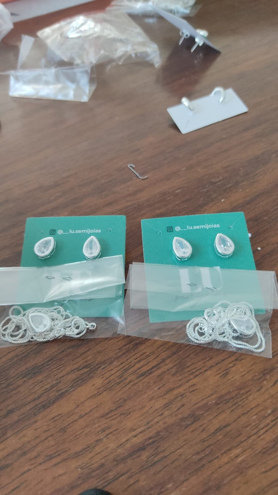 Conj.P gota cristal p 12x 17,00