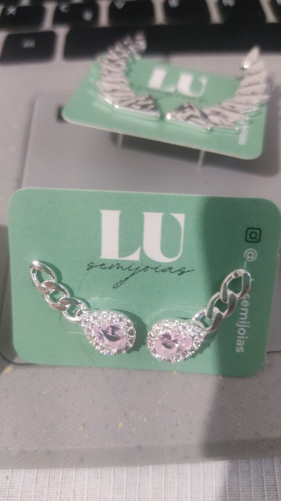 B.P ear cuff gota zir. rosa com elos