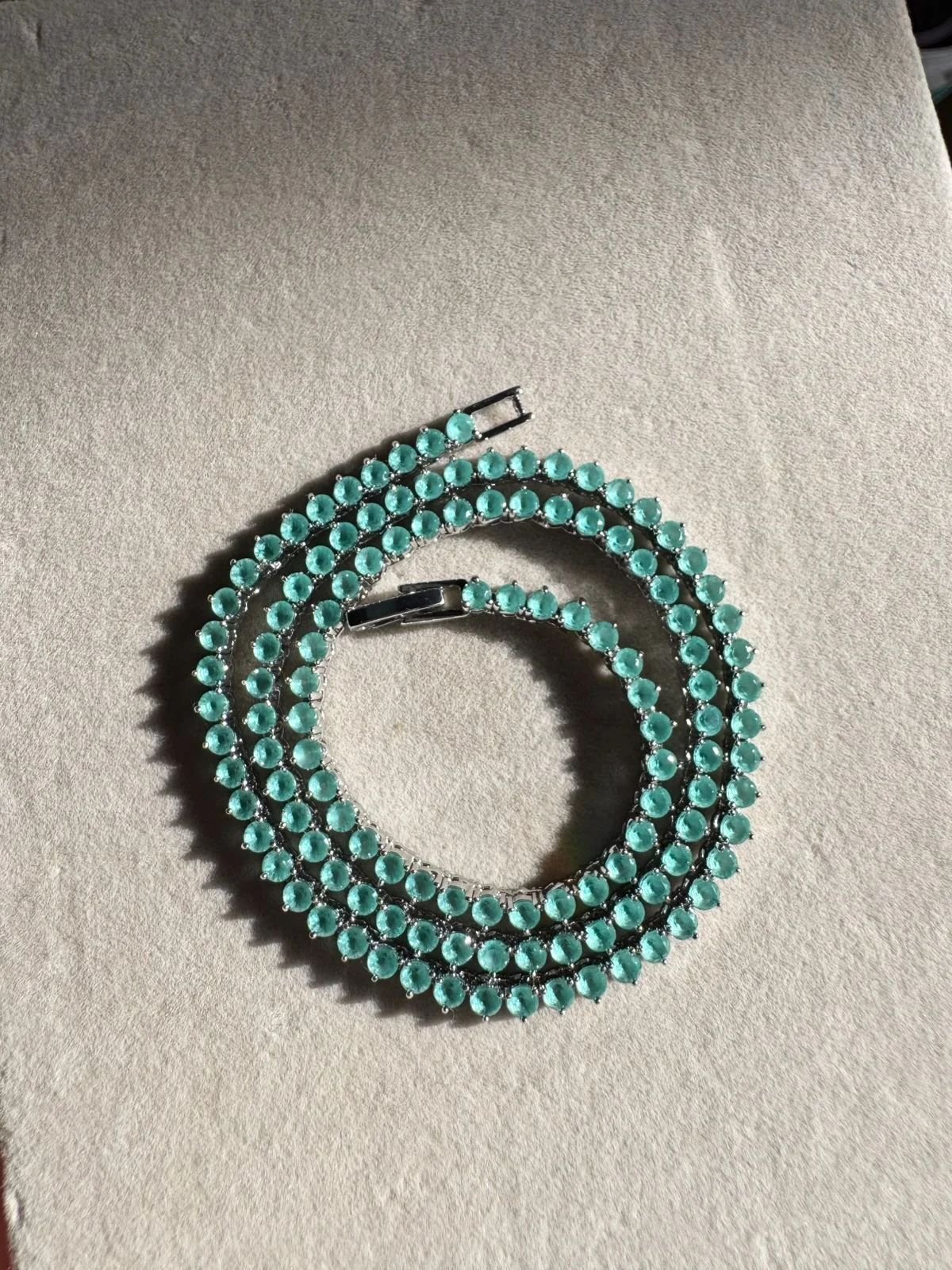 C.P riviera 3 pontas turmalina leitosa fecho joia