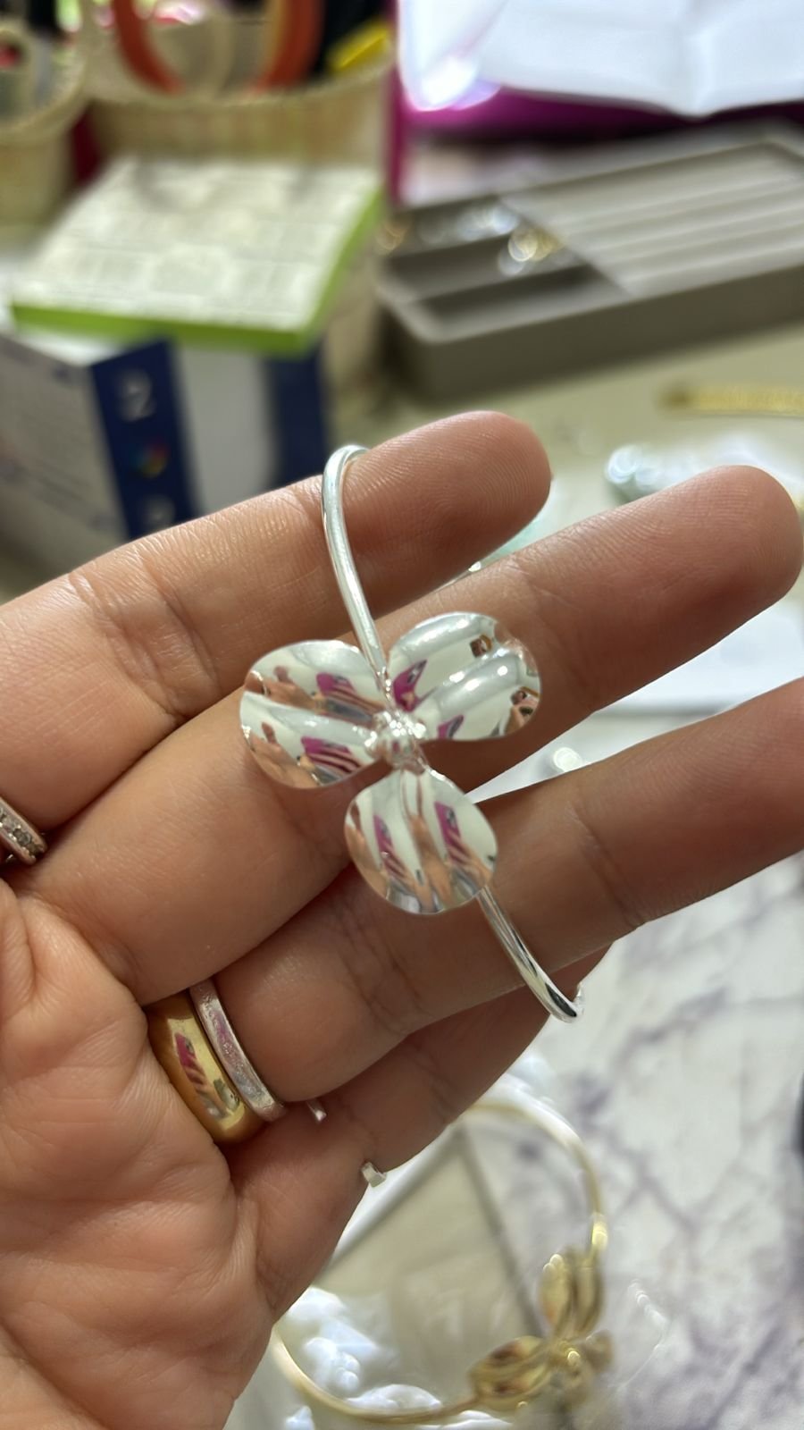 Bracelete P. flor 3 petalas