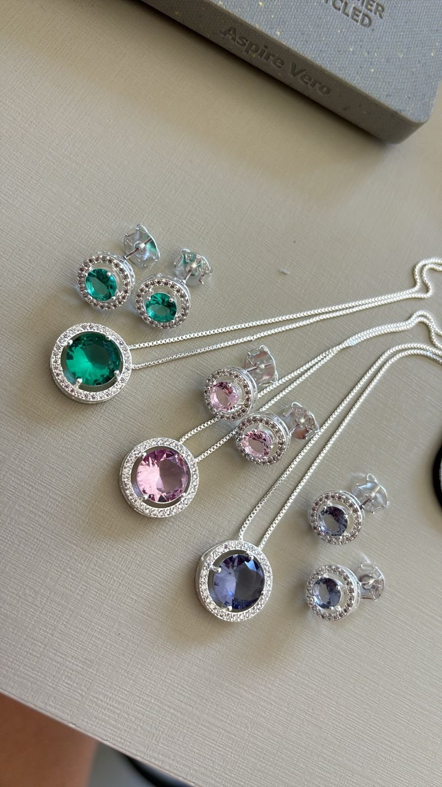 Conj.P redondo zirc. crav. (pedra rosa , roxo e aqua)