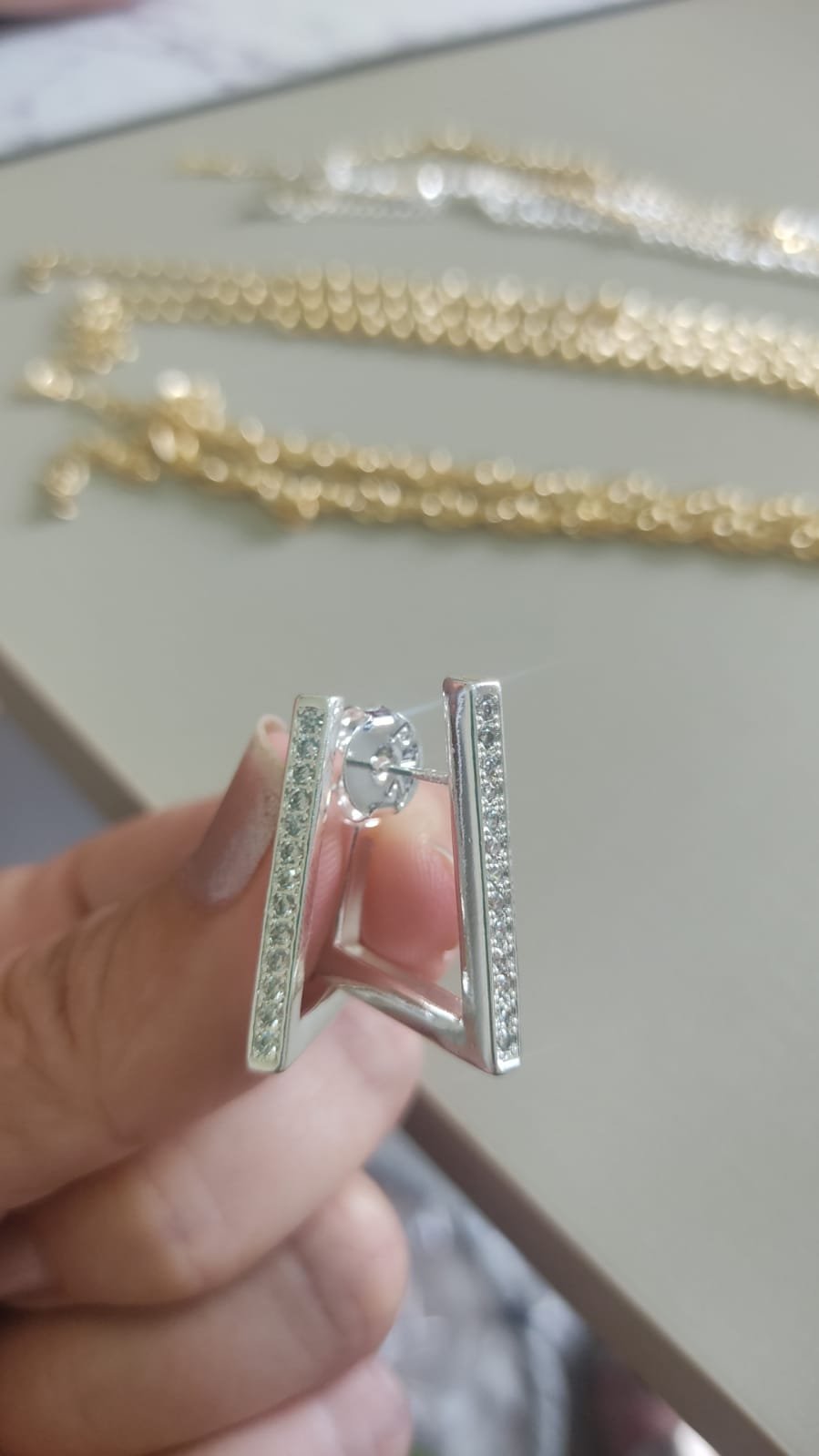 b.p argola triangulo zirc. crav.