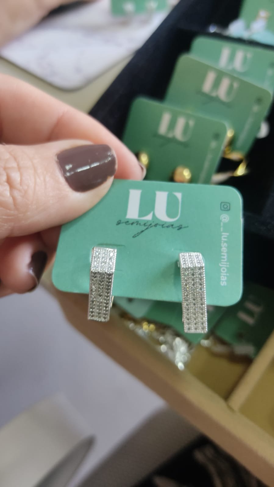 B.P argola estilo diamante crav.