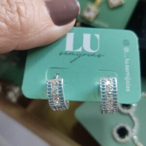 B.P argola luxo zirc.agua marinha e cristal crav.