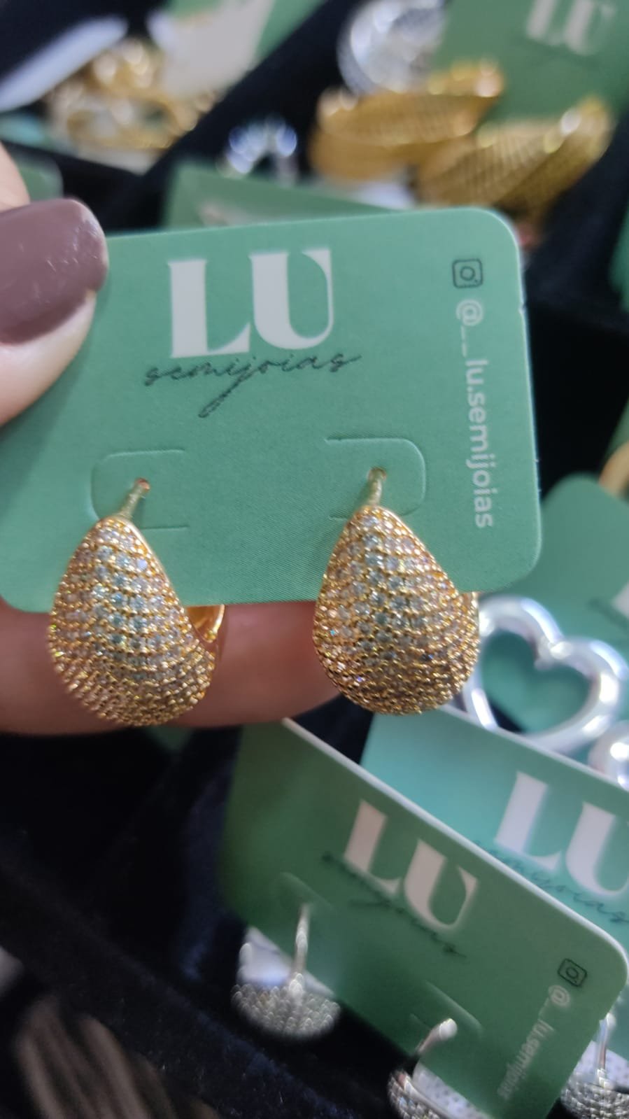 B.O argola gota crav.