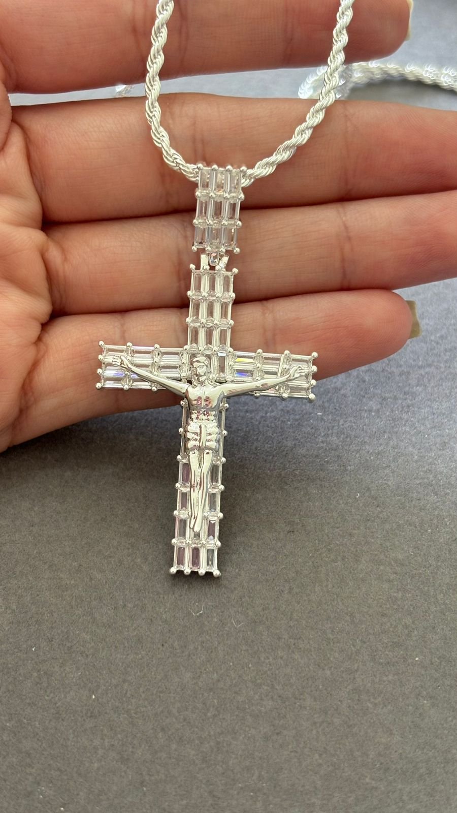 Gar.P 60cm cruz cristal com Jesus