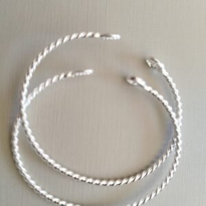 Bracelete P. torcido com risco cravejado