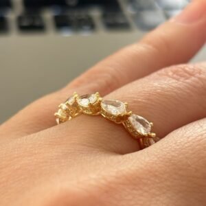 A.O aliança zirc. laterais e cristal gota