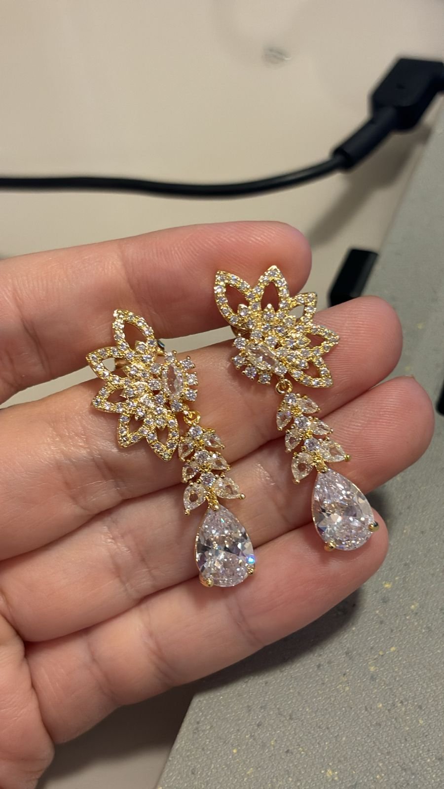 B.O festa flor com gota cristal