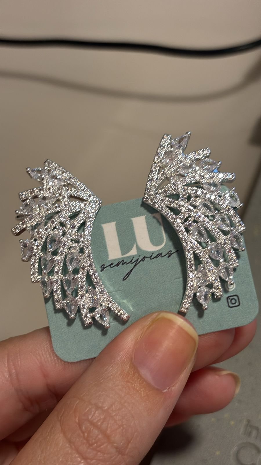B.P ear cuff asas cristais e zirc. crav.