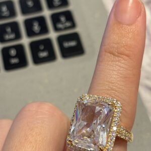 A.O cristal quadrado com zirc.