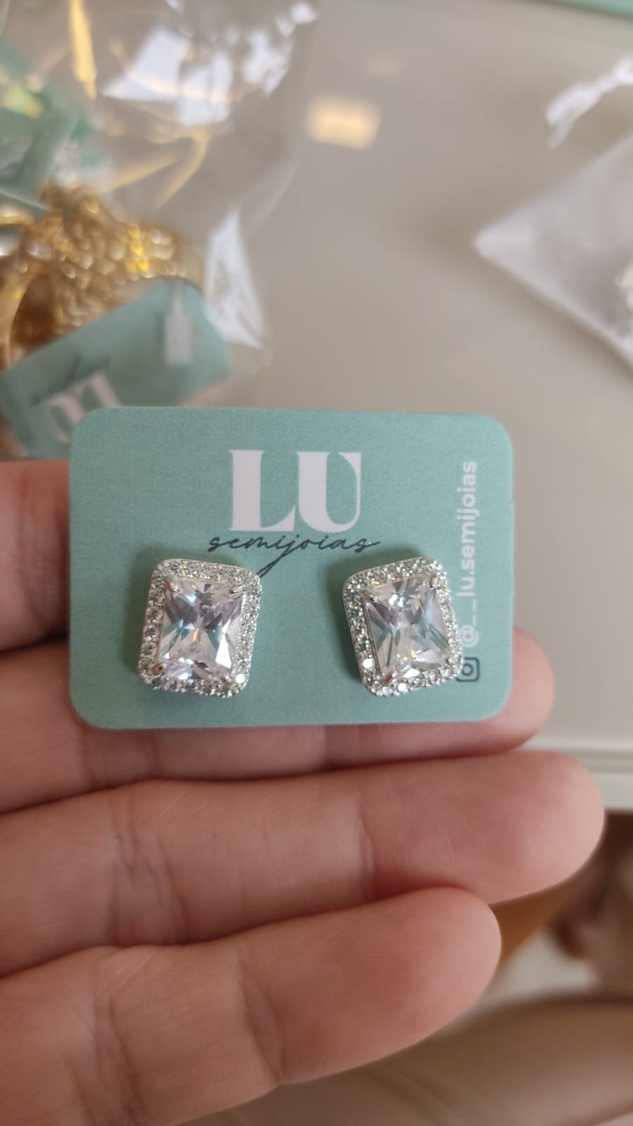 B.P quadrado cristal zirc. crav