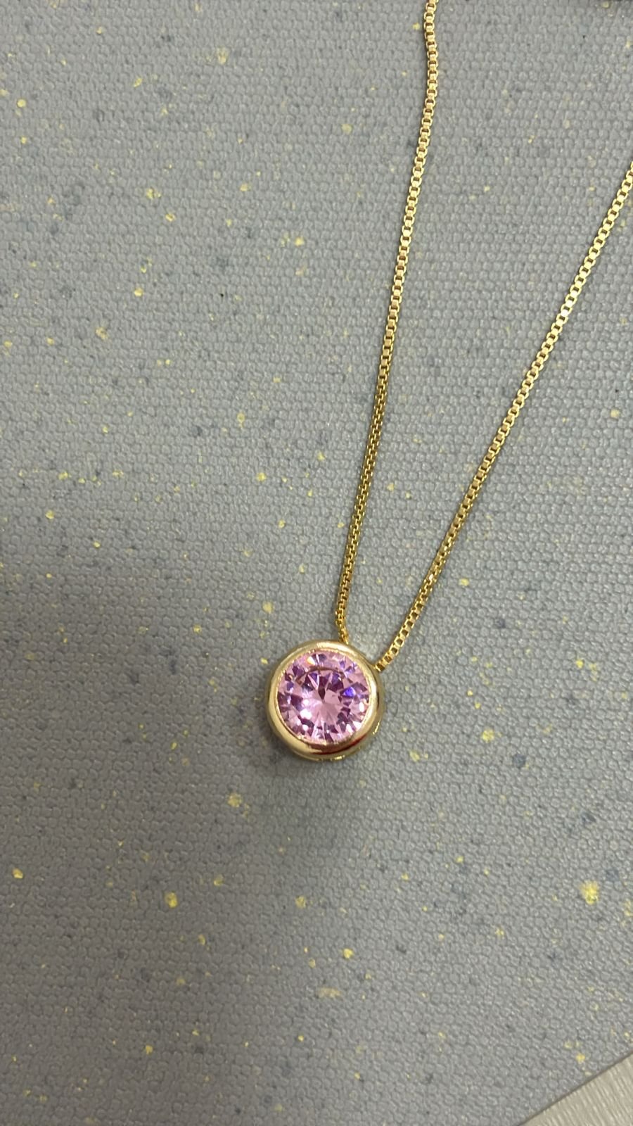 Gar. O ponto de luz rosa