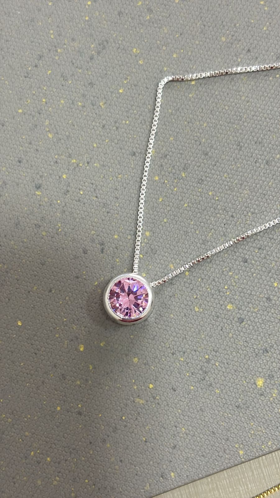 Gar. P ponto de luz rosa