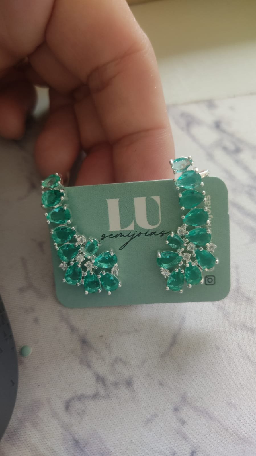 B.P ear cuff flor turmalina gotinhas