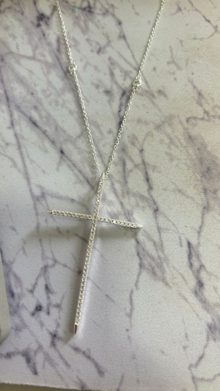 Gar. P. cruz fina zirc. crav. com 4 ponto de luz