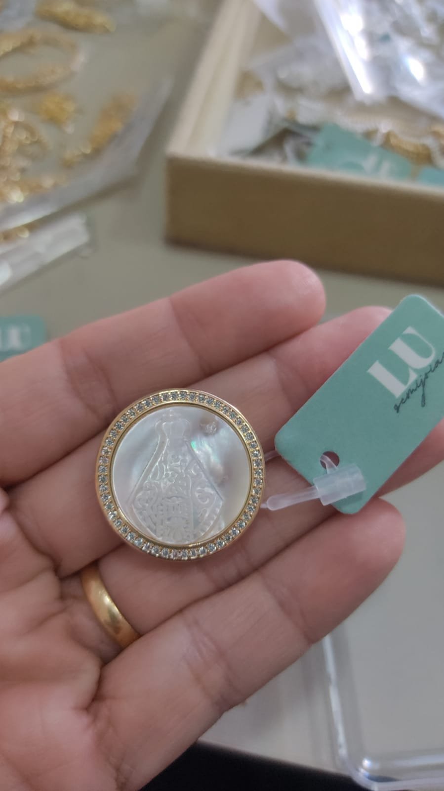 M.O N.Sra. Aparecida madre perola zir. crav.