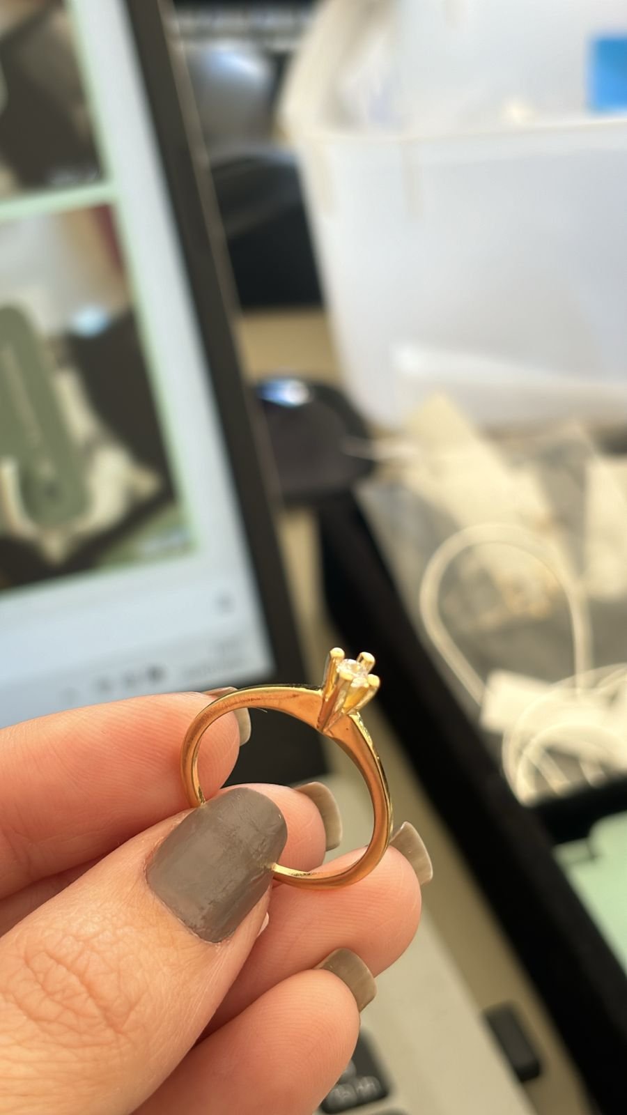 A.O solitário 4 garras altas básico