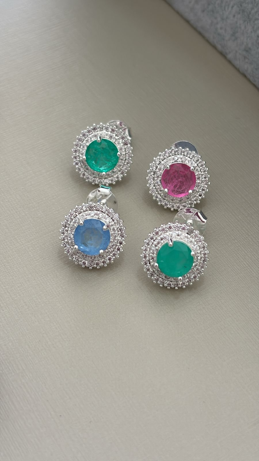 B.P redondo zirc. crav. com pedra em varias cores