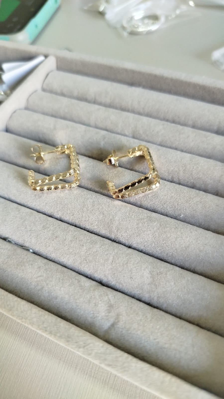 B.O argola dupla com textura