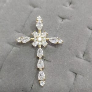 M.O cruz com cristais