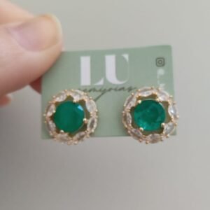 B.O redondo com pedra e cristal em volta