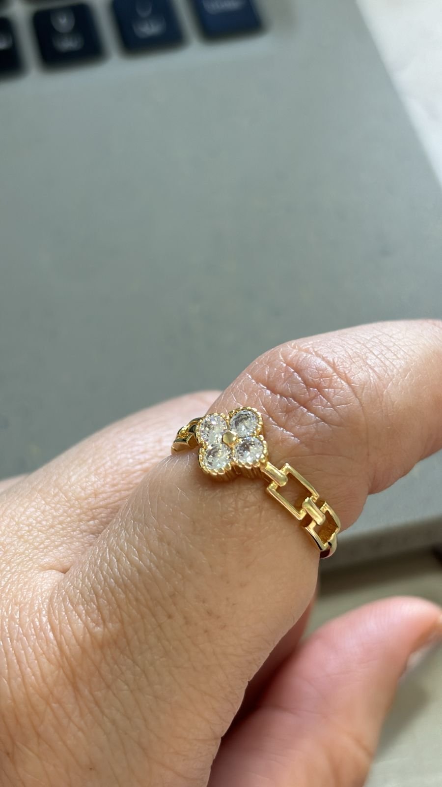 A.O corrente trevo cristal