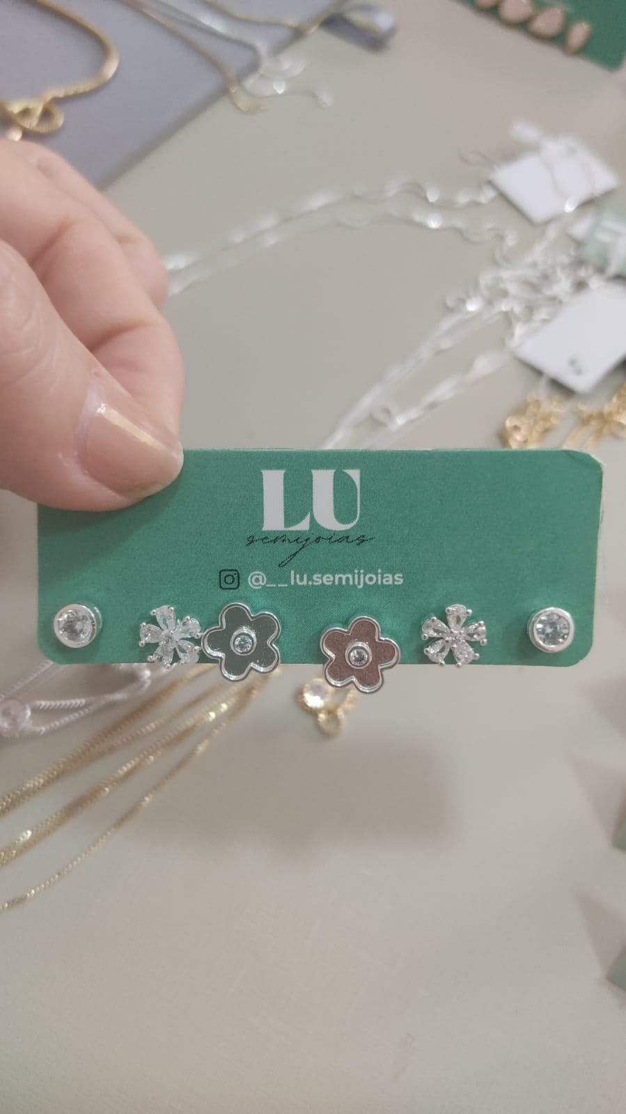 B.P trio flores e ponto de luz