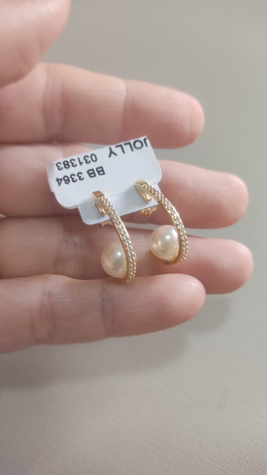 B.O argola zirc. crav. com perola BRUNA