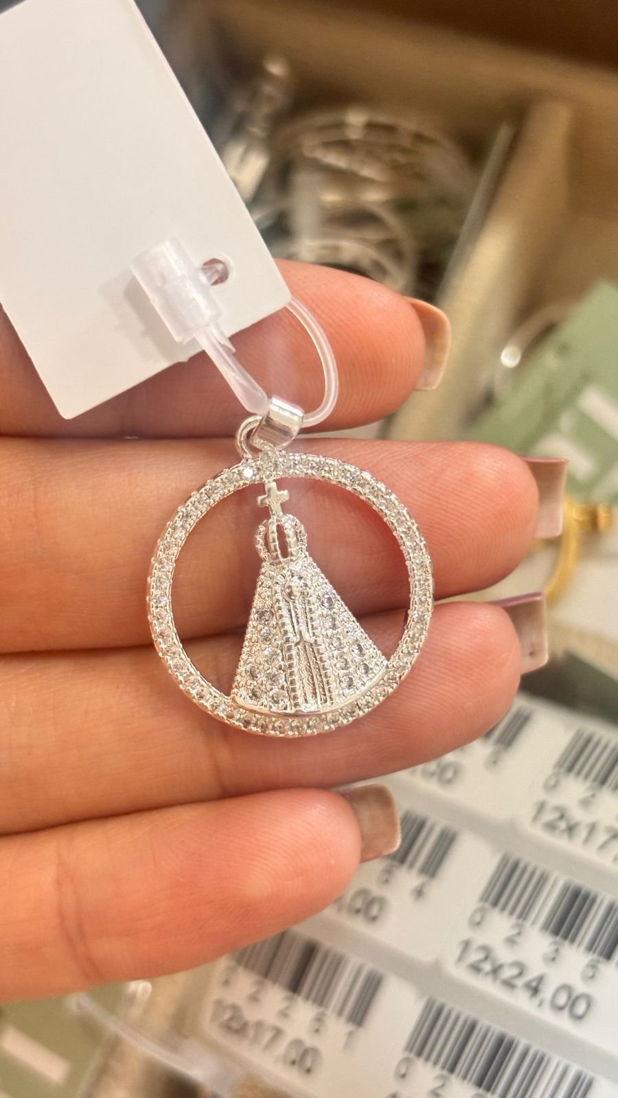 M.P N.Sra. manto cristal em mandala vazada com zirc. crav. média