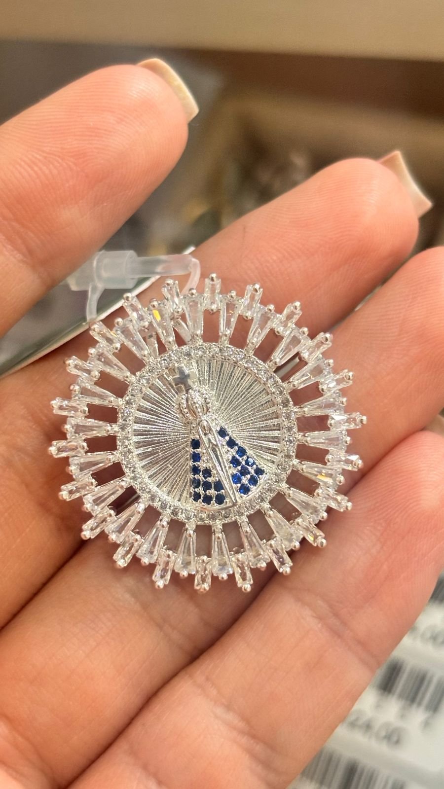 M.P N.Sra. manto azul em mandala vazada com cristais em volta