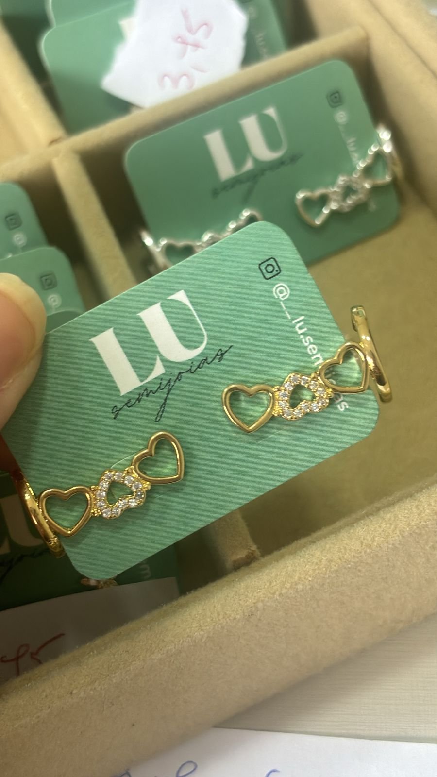 B.O ear cuff 3 corações