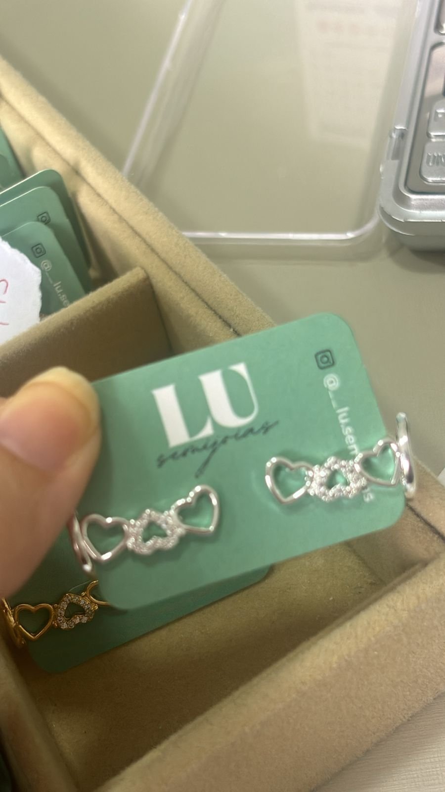 B.P ear cuff 3 corações