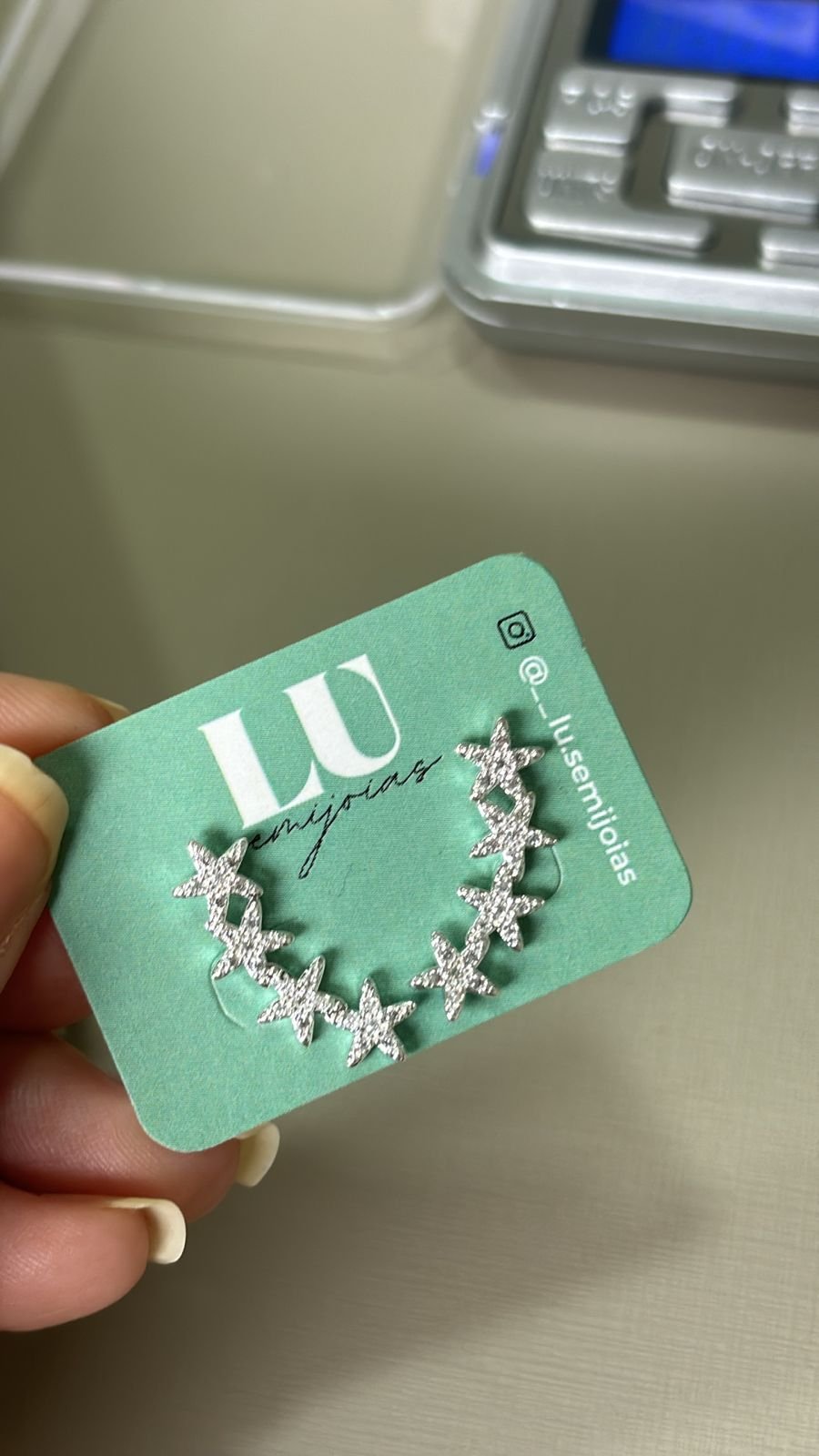 B.P ear cuff 4 estrelas cravejadas