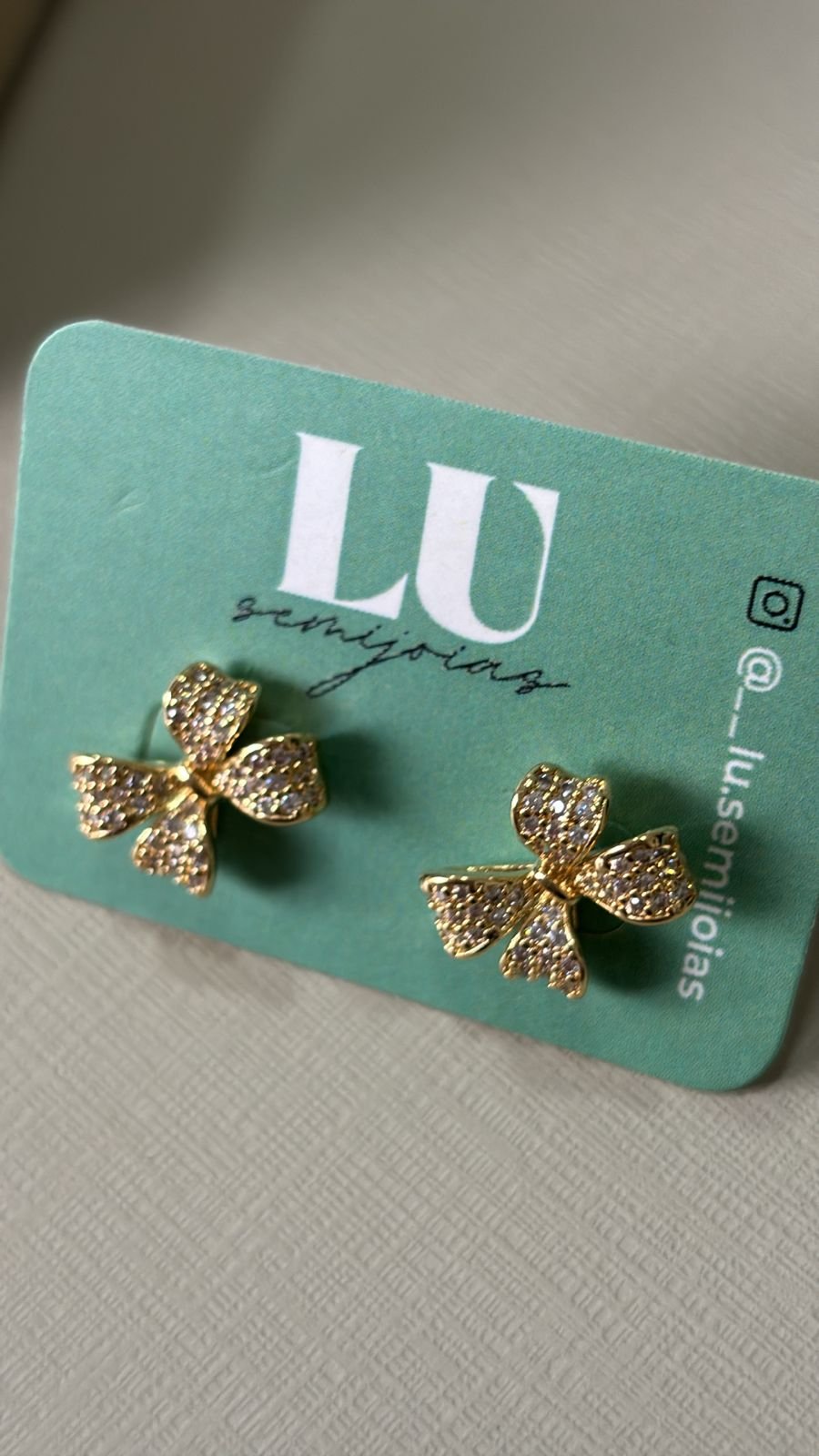 B.O laço todo em zirc. crav.