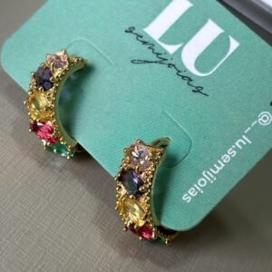 B.O argola click pedras cristais ou coloridas