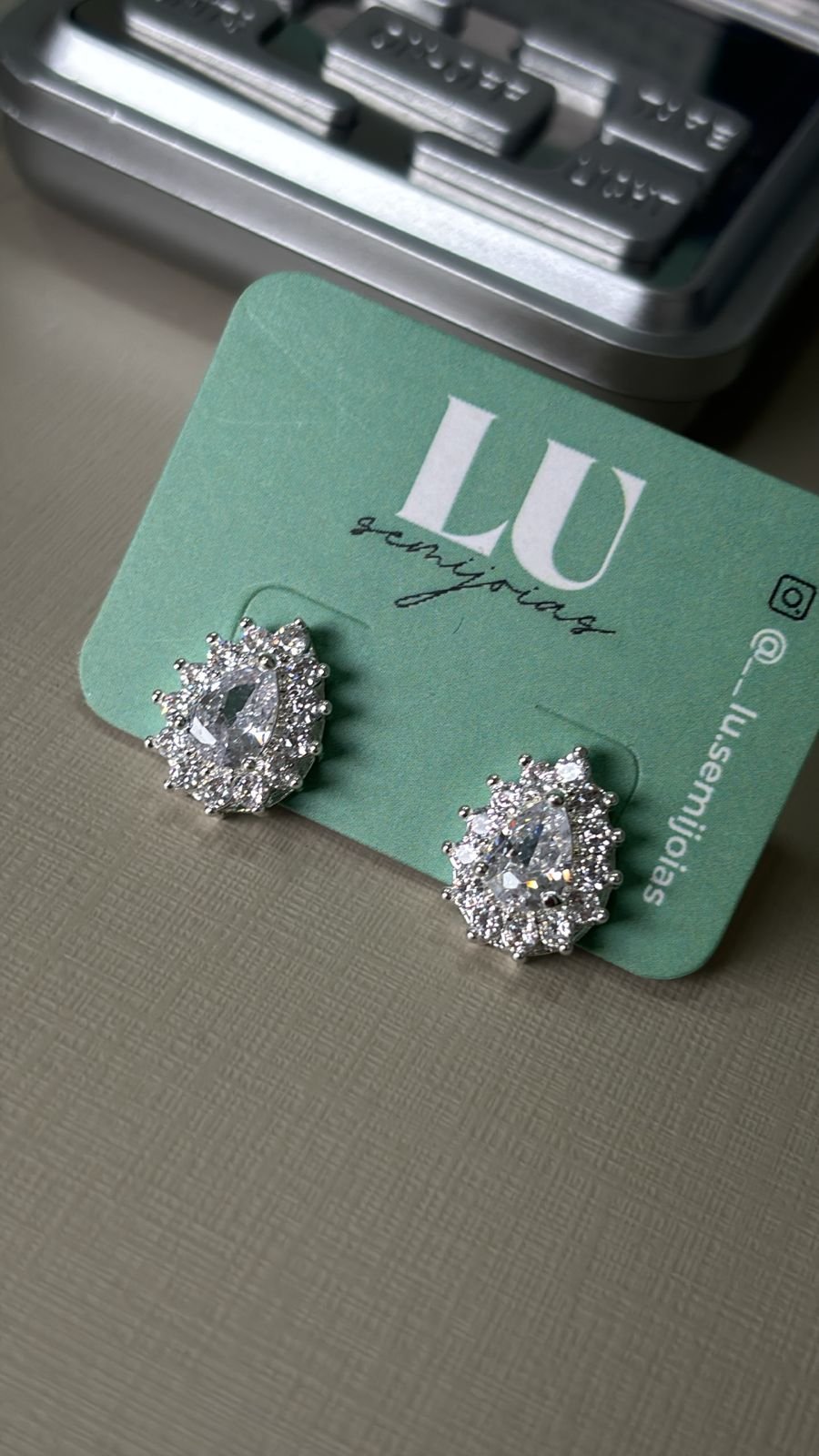 B.P gota cristal com zirc. em volta