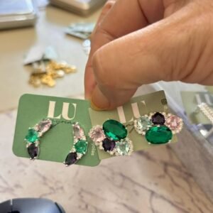 B.P 3 pedras/ gotas roxa e rosa / coração verde