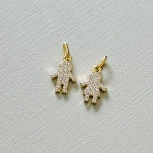 M.O menino (a) crav.