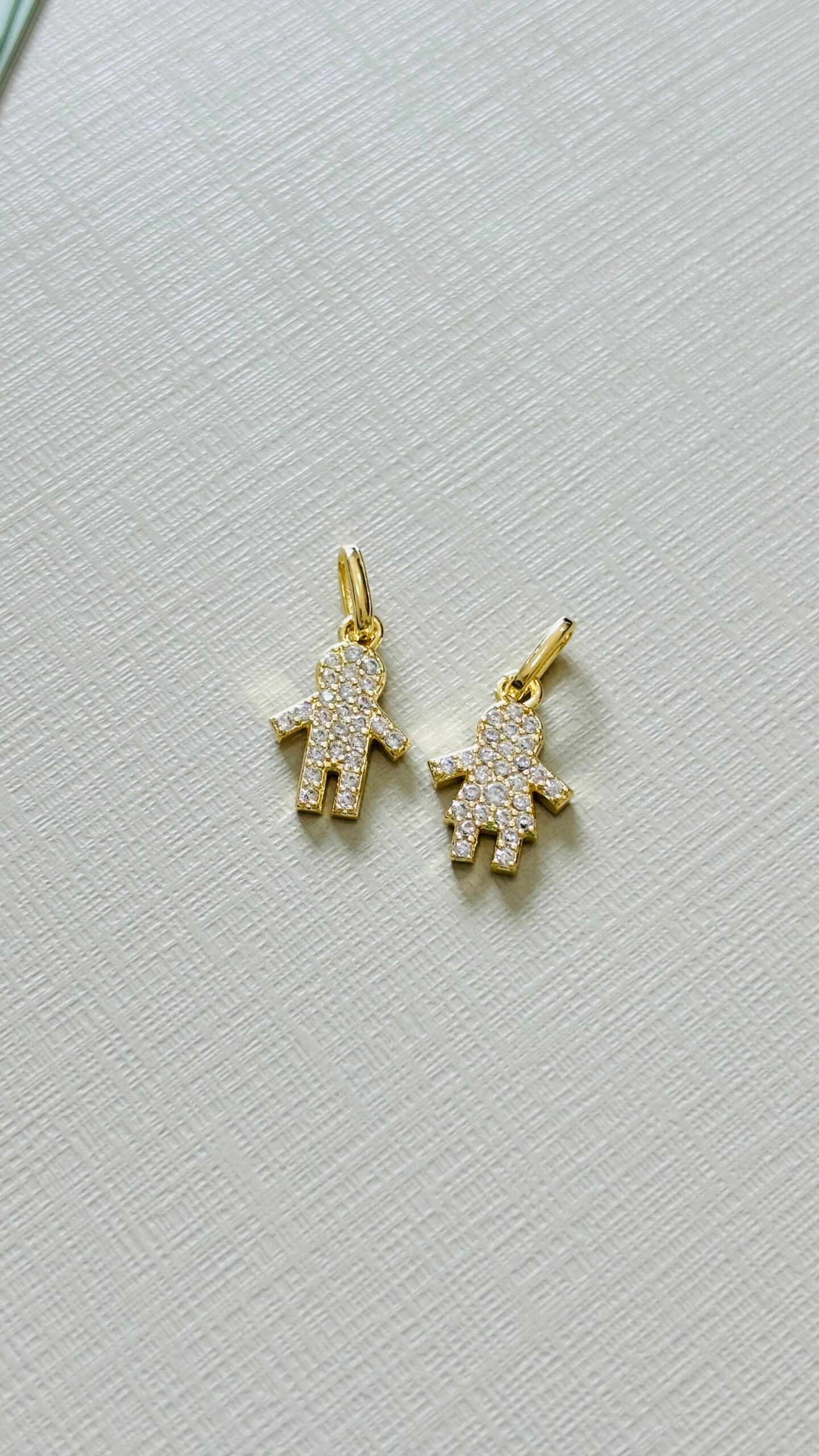 M.O menino (a) crav.